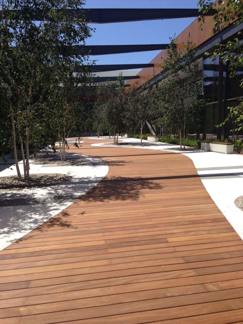 Deska tarasowa thermo jesion 20x132 mm D4sg2